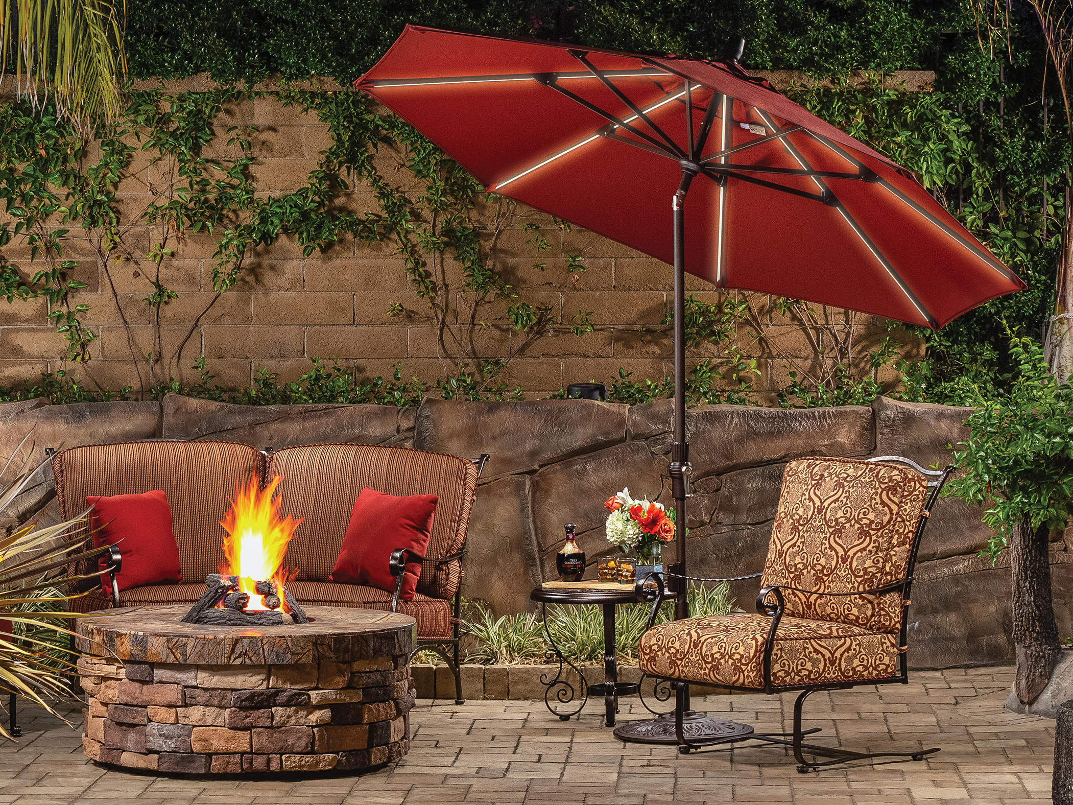 Best Outdoor Umbrella Options for Dining Areas: Complete Guide for 2025