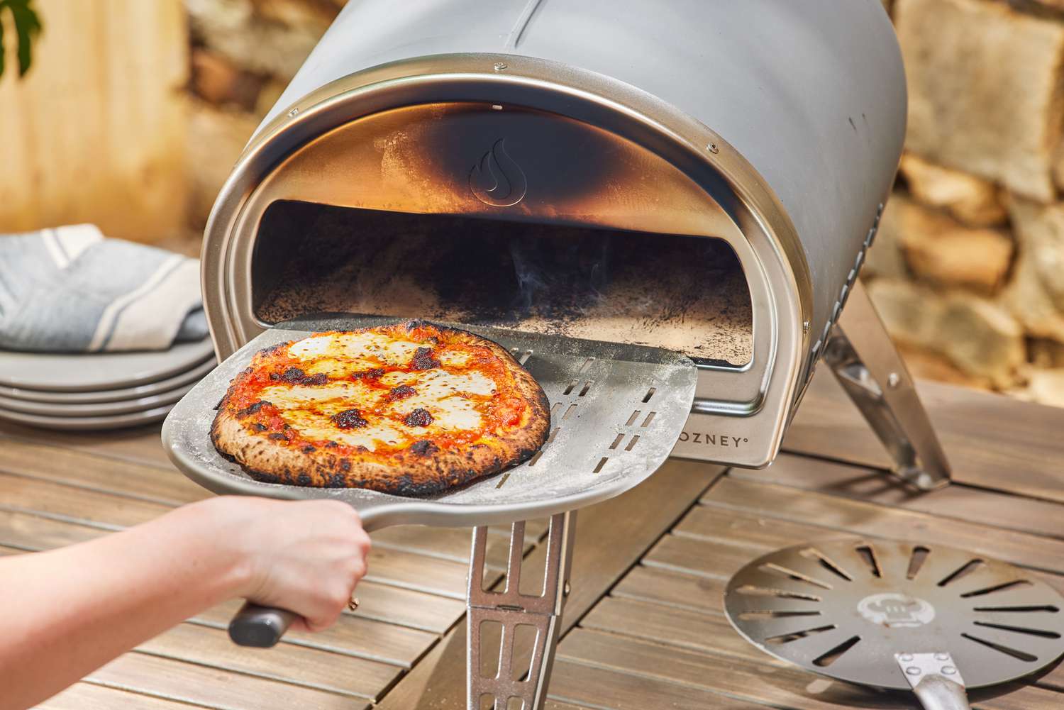 Ultimate Guide to the Best Outdoor Pizza Ovens: Transform Your Backyard into an Authentic Pizzeria